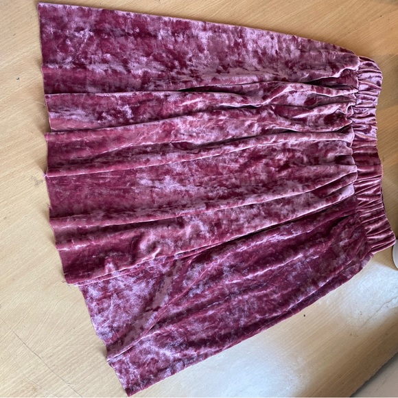 Cute pink colour velvet coord set. Size -Small - Picture 9 of 9